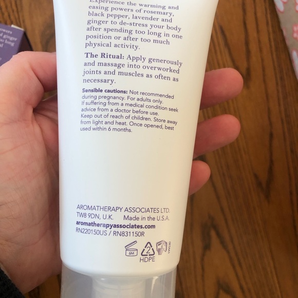 Aromatherapy Associates London De-stress Muscle Gel 150ml note the wear to box - Picture 6 of 9